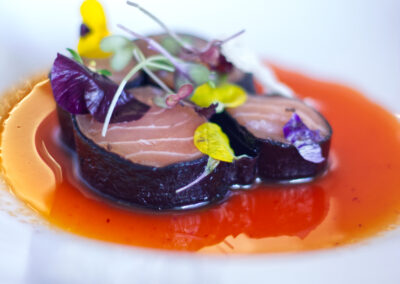 lososová roláda, papriky